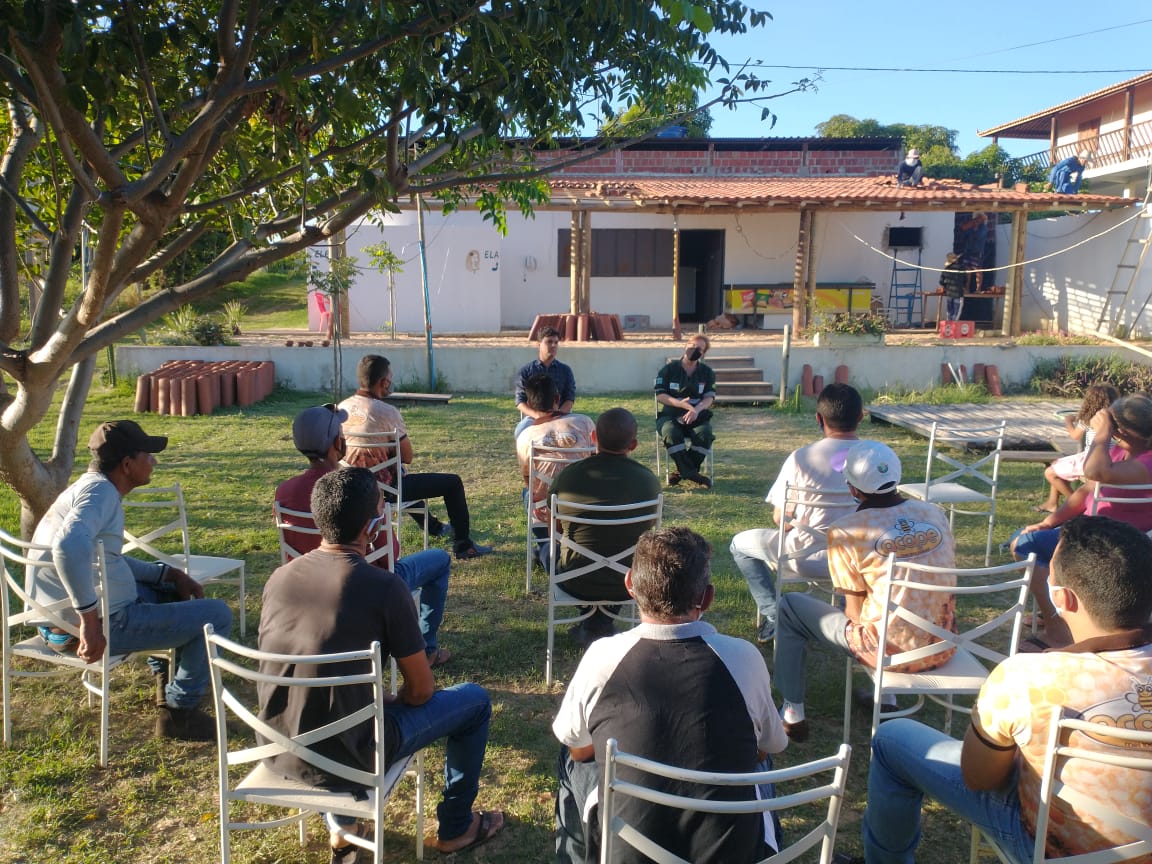 Prefeitura assina convênio com associação para otimizar retirada de enxames de abelhas