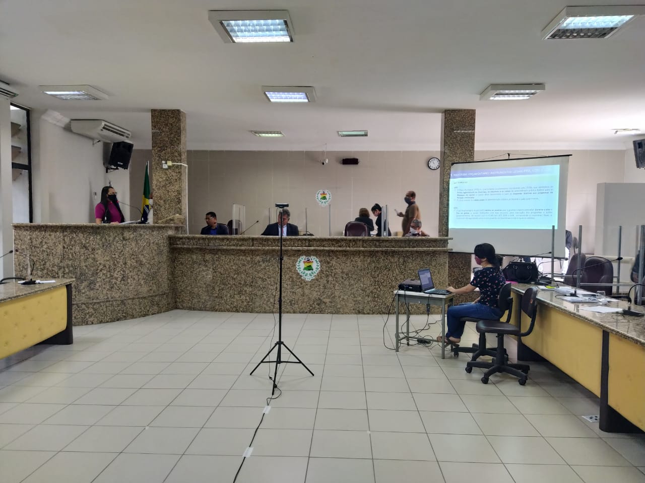 Orçamento da prefeitura para 2021 é apresentado em audiência pública na Casa Plínio Amorim