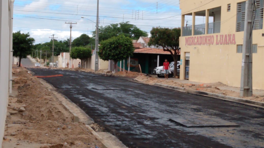 Prefeitura alerta que retirada de barreiras e vandalização de obras em andamento é crime