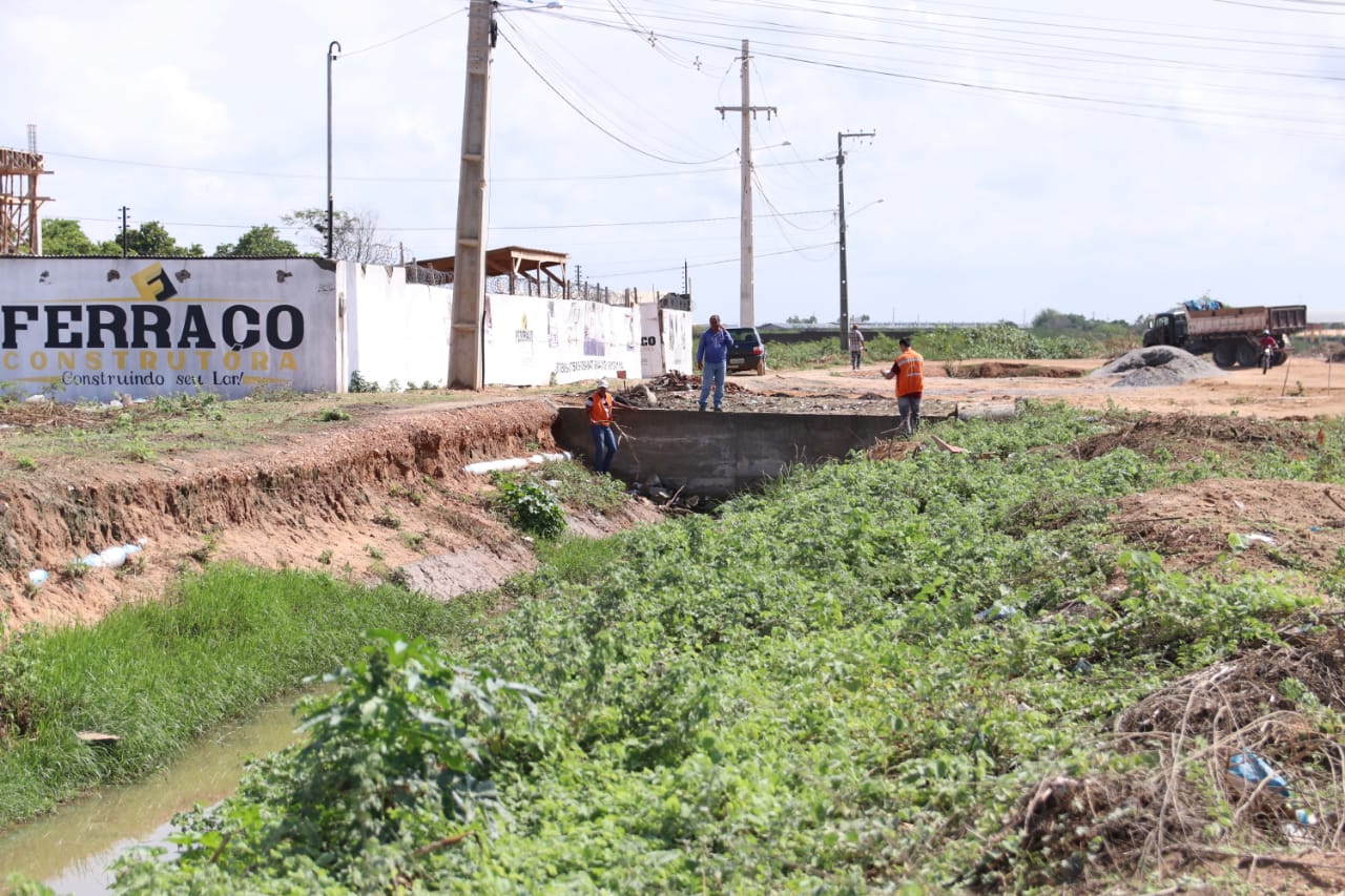 Alagamentos: Prefeitura de Petrolina alerta para descarte de lixo em local inadequado