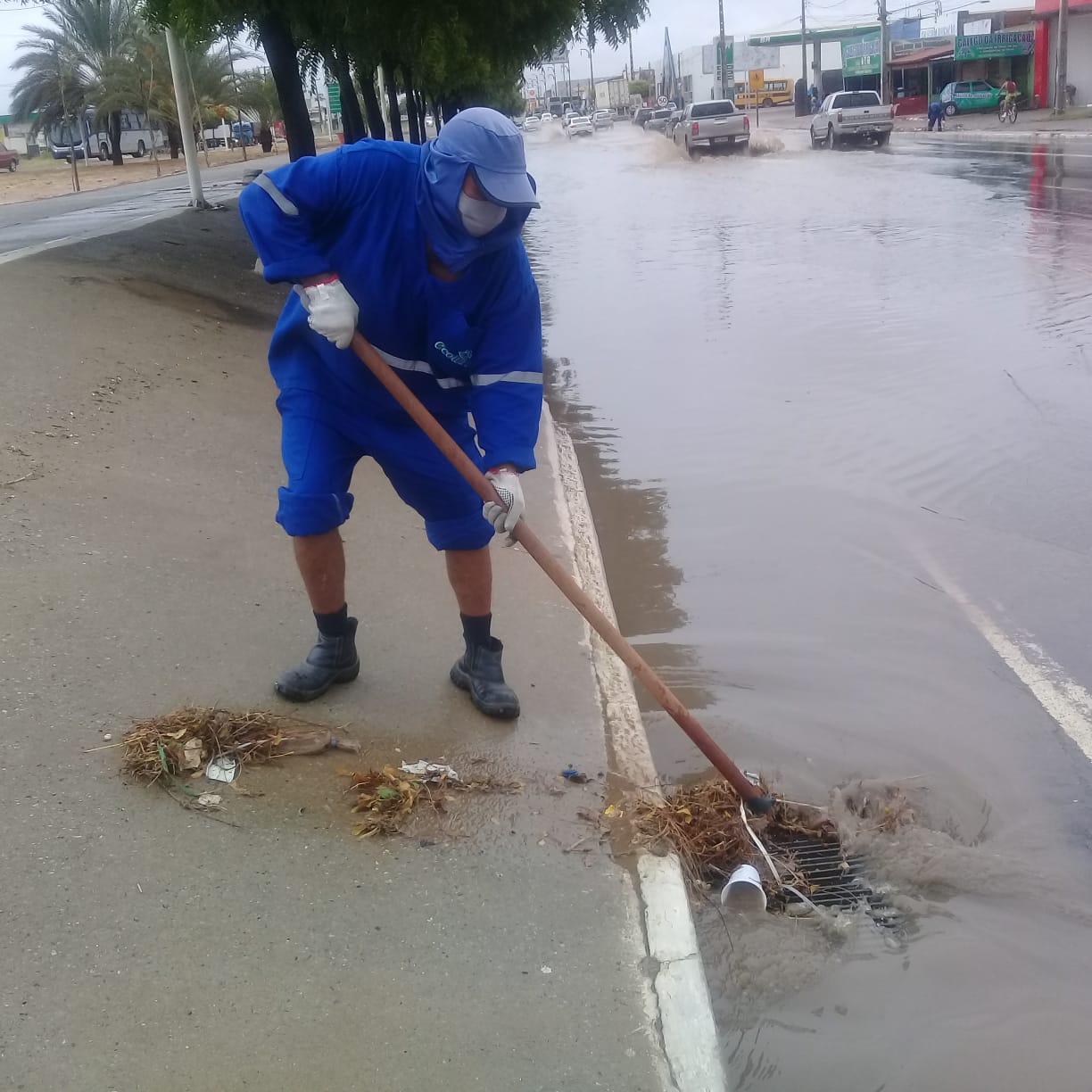 Com previsão de mais chuvas, prefeitura intensifica ações em áreas alagadas 