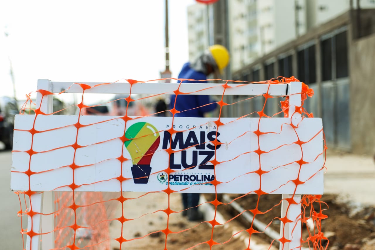 Prefeitura de Petrolina intensifica manutenção na iluminação pública e reforça contato do Mais Luz 