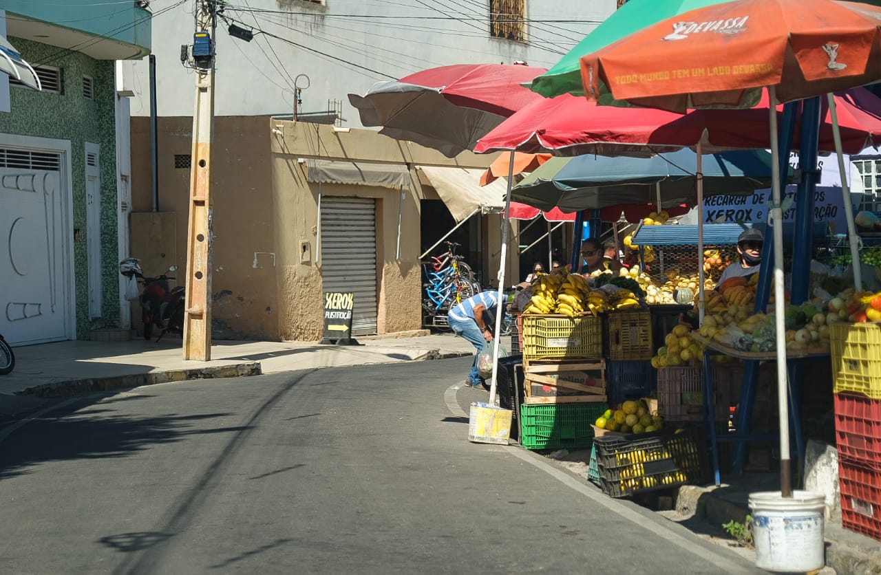 Prefeitura orienta a população sobre utilização de calçadas em Petrolina