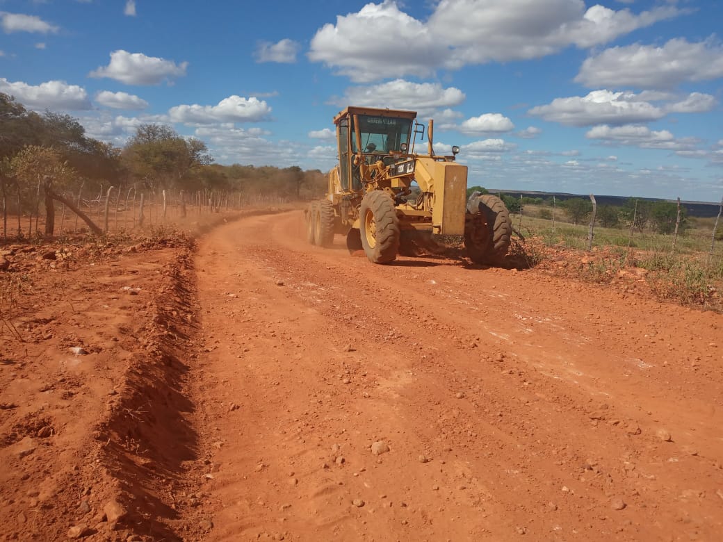 Prefeitura garante mais de 900 km recuperados de estradas vicinais em Petrolina