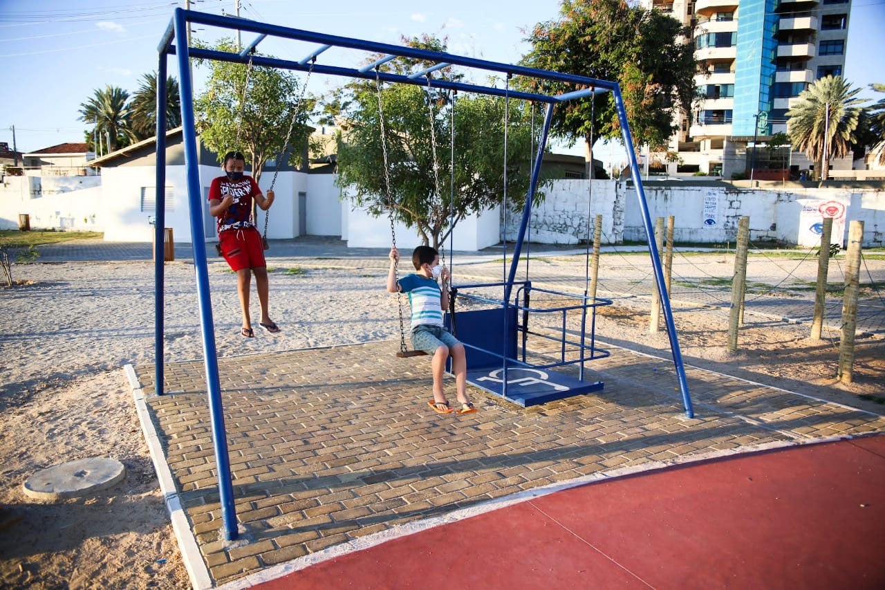 Porta do Rio: brinquedos ao ar livre são opções de lazer para crianças nos finais de semana em Petrolina