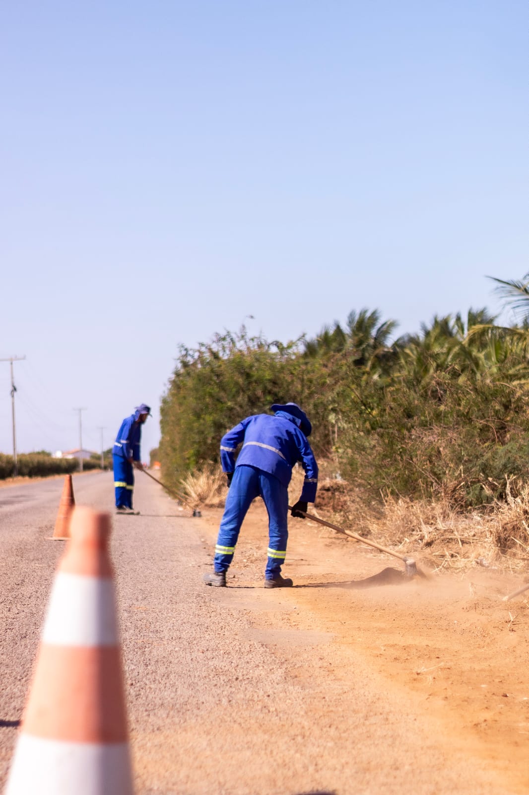 Prefeitura inicia obras de recapeamento da estrada de acesso à agrovila do KM-25, em Petrolina