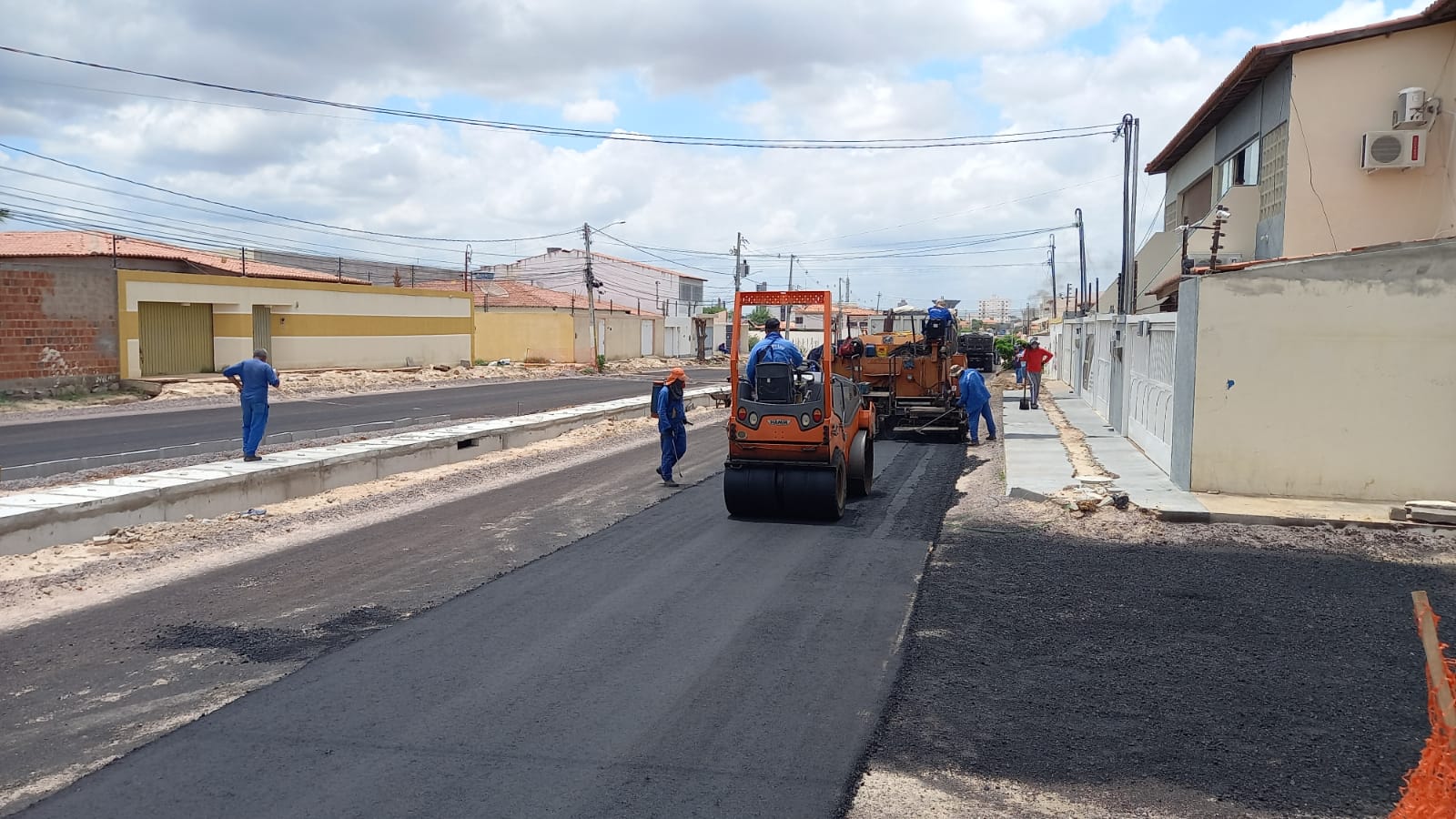 Prefeitura de Petrolina inicia pavimentação asfáltica na obra de duplicação da Avenida João Campos