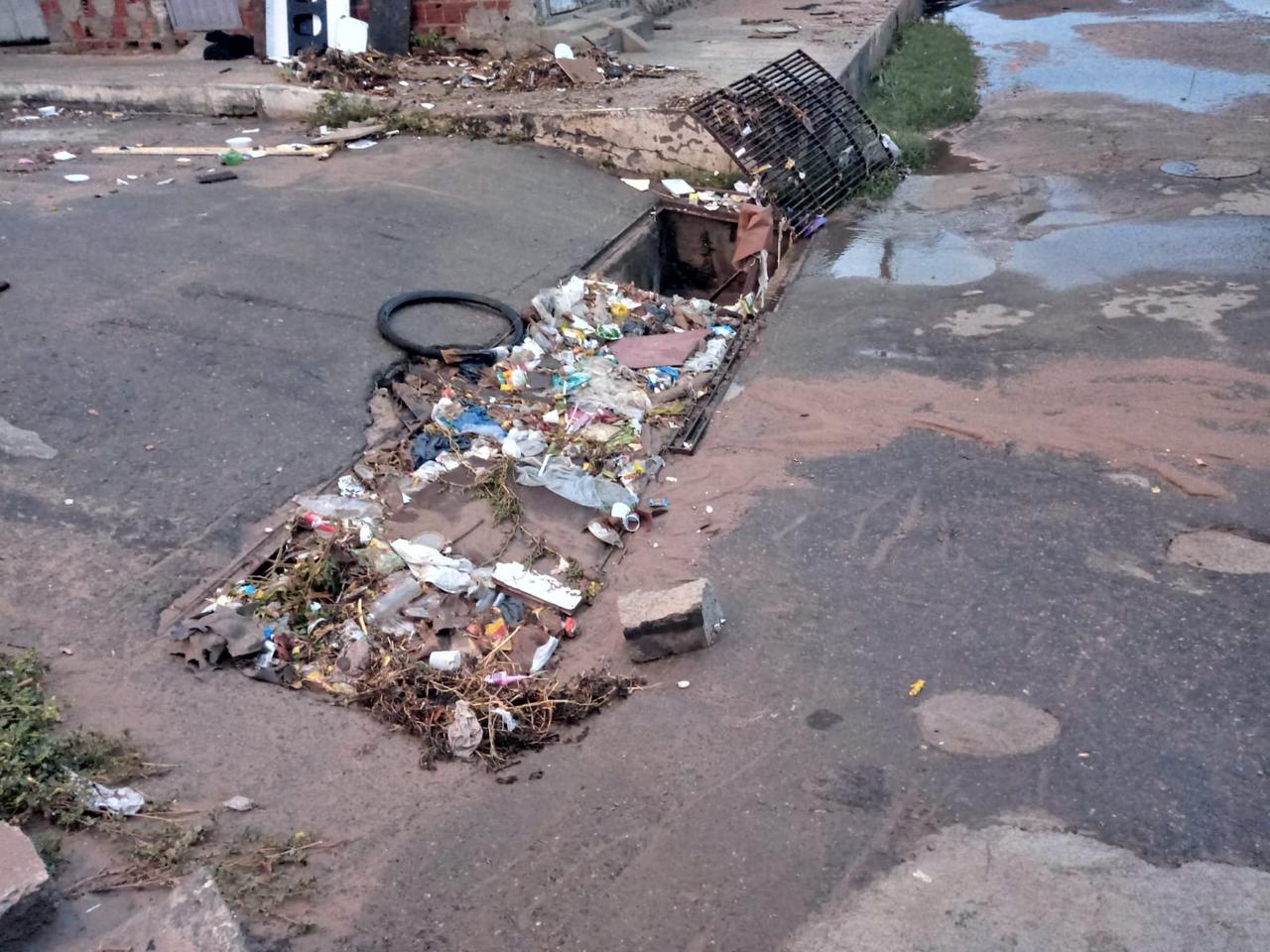 Período chuvoso: Prefeitura de Petrolina orienta a população sobre o descarte de lixo