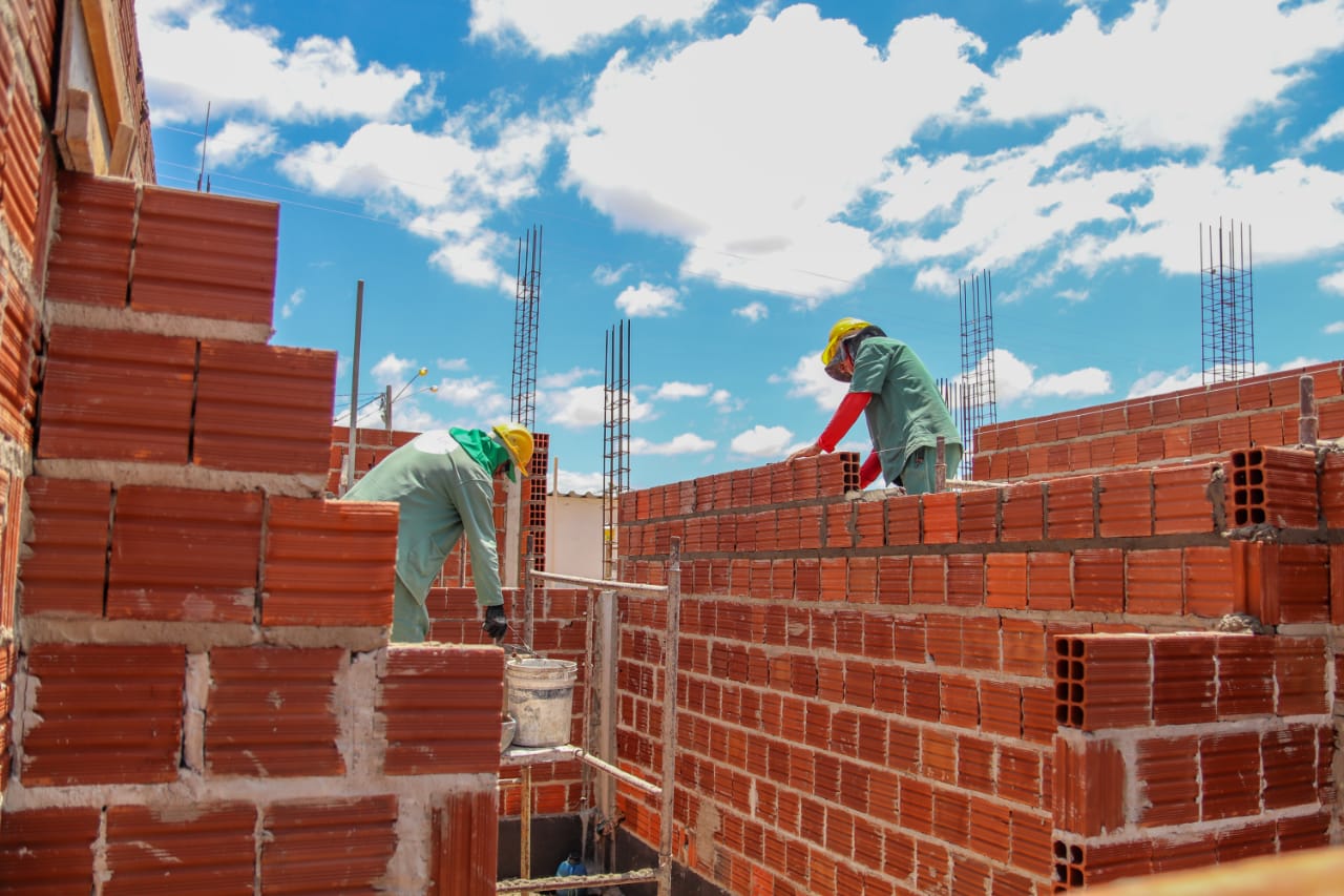 Obras de construção de Escola e Creche no Nova Petrolina irá ampliar vagas na educação municipal