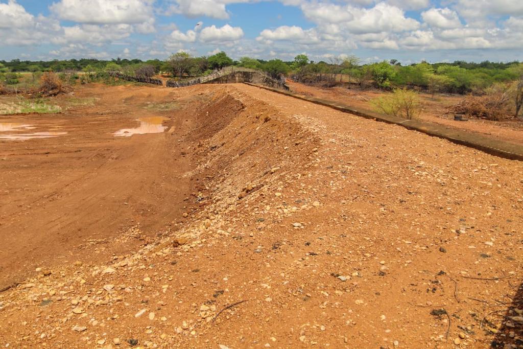 Prefeitura avança em recuperação de barragens na zona rural de Petrolina