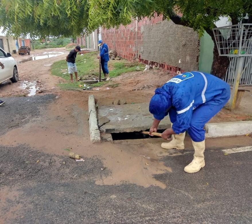 Prefeitura de Petrolina realiza intervenções nos bairros atingidos pelas chuvas