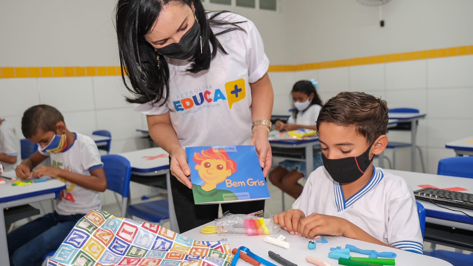 Prefeitura de Petrolina firma parceria e beneficia professores da rede municipal