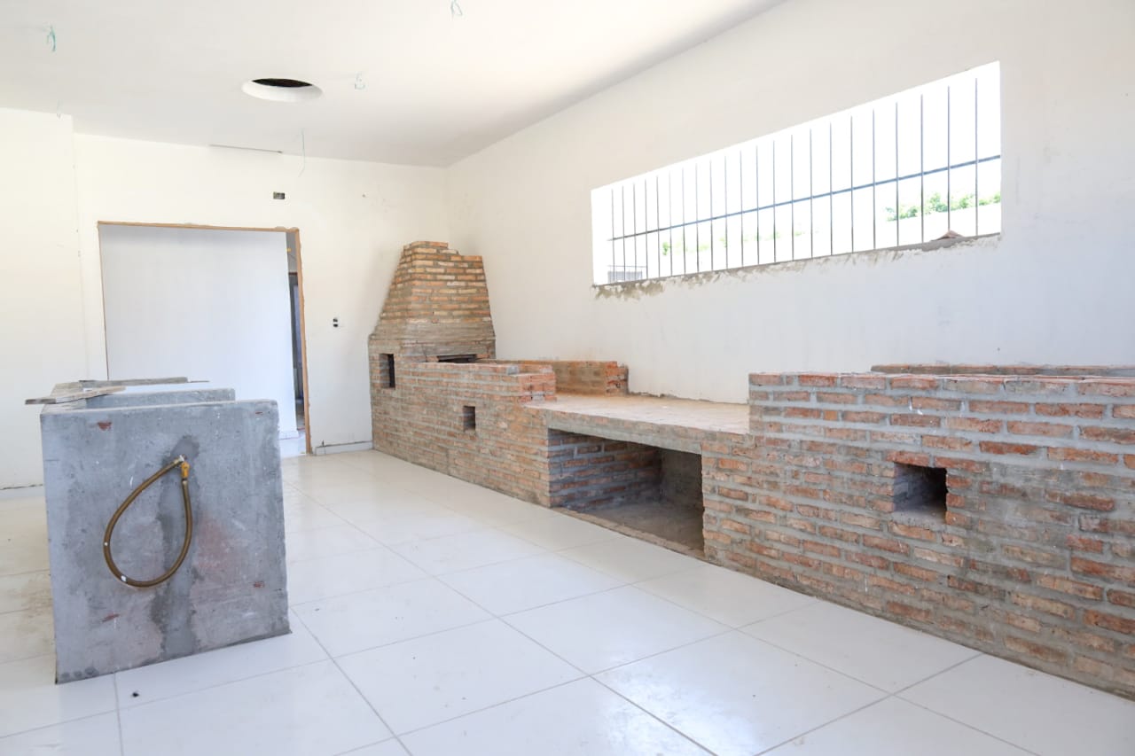 Reforma da Casa de Cambraia entra na reta final e comerciantes esbanjam otimismo