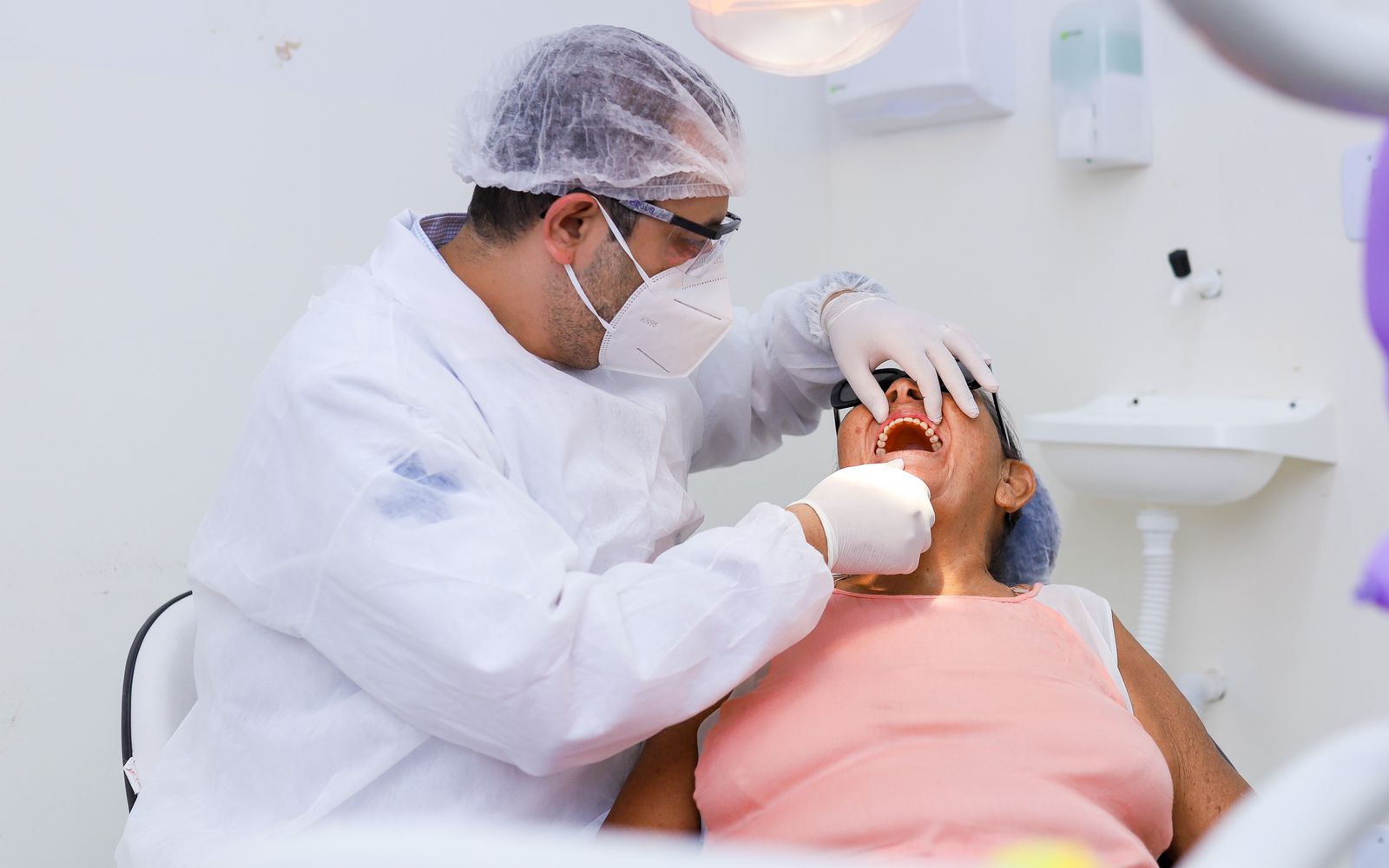 Prefeitura de Petrolina resgata sorrisos e mais saúde com entrega de 1200 próteses dentárias em 2021