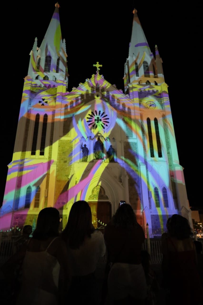 Turistas se encantam com o ‘Natal de Luz e Renovação’ de Petrolina