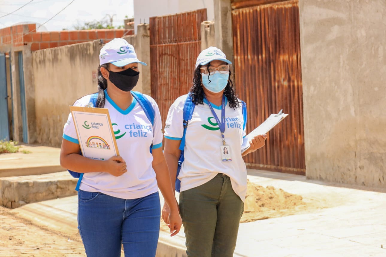 Visitas do ‘Criança Feliz’ fortalecem vínculos afetivos de quase 900 famílias petrolinenses