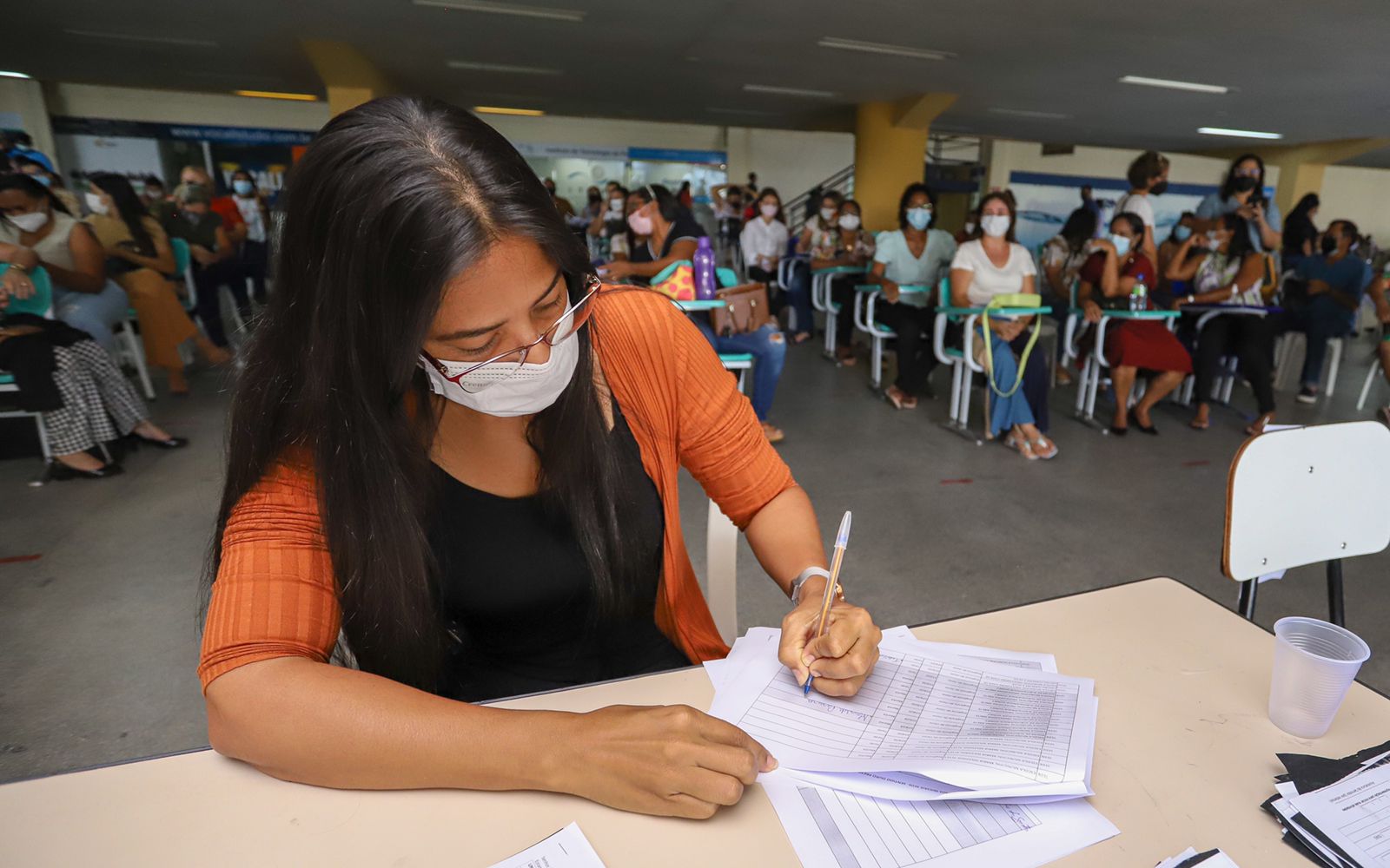 Professores concursados são empossados para assumir salas de aula ainda este mês