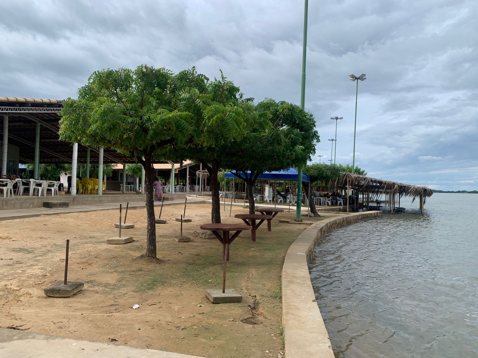 Conhecendo Petrolina: Balneário de Pedrinhas é uma opção gastronômica e de lazer às margens do Rio