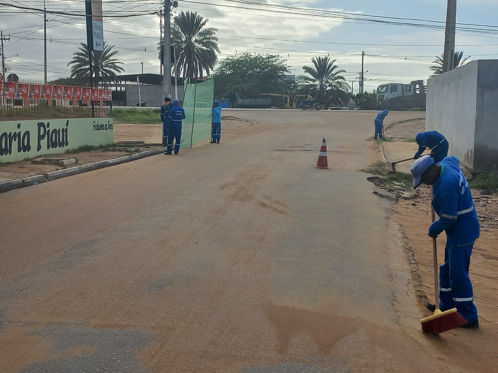 Mutirões de limpeza da prefeitura chegam ao Cosme Damião e Vivendas em Petrolina