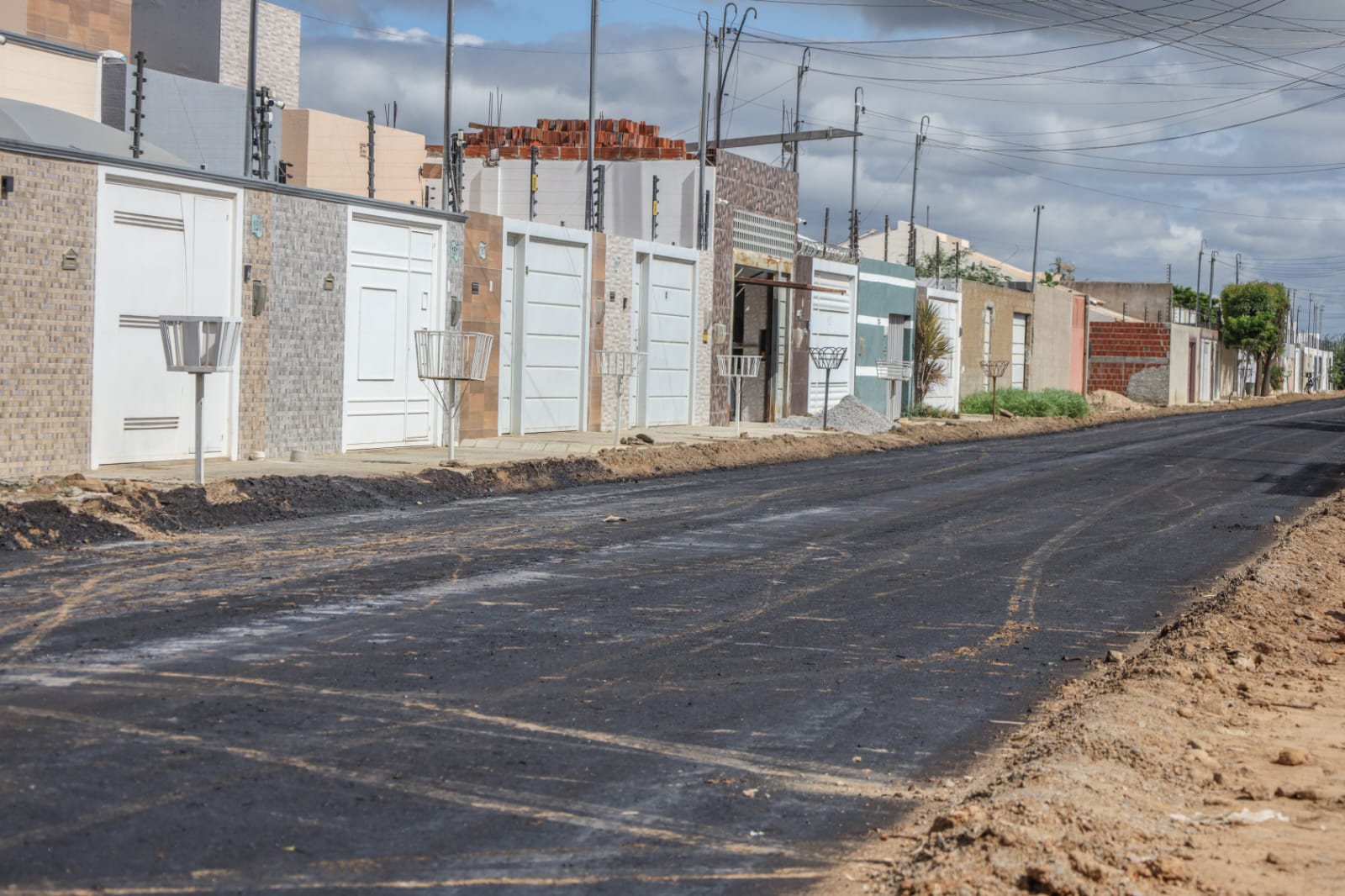 Pavimentações no bairro Portal da Cidade avançam e entram em uma nova etapa