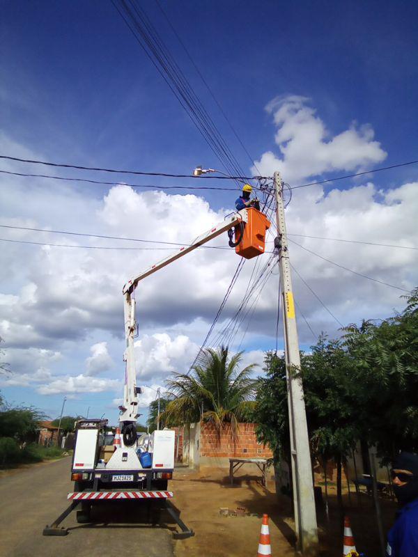 Prefeitura de Petrolina amplia iluminação em 18 localidades só no mês de novembro