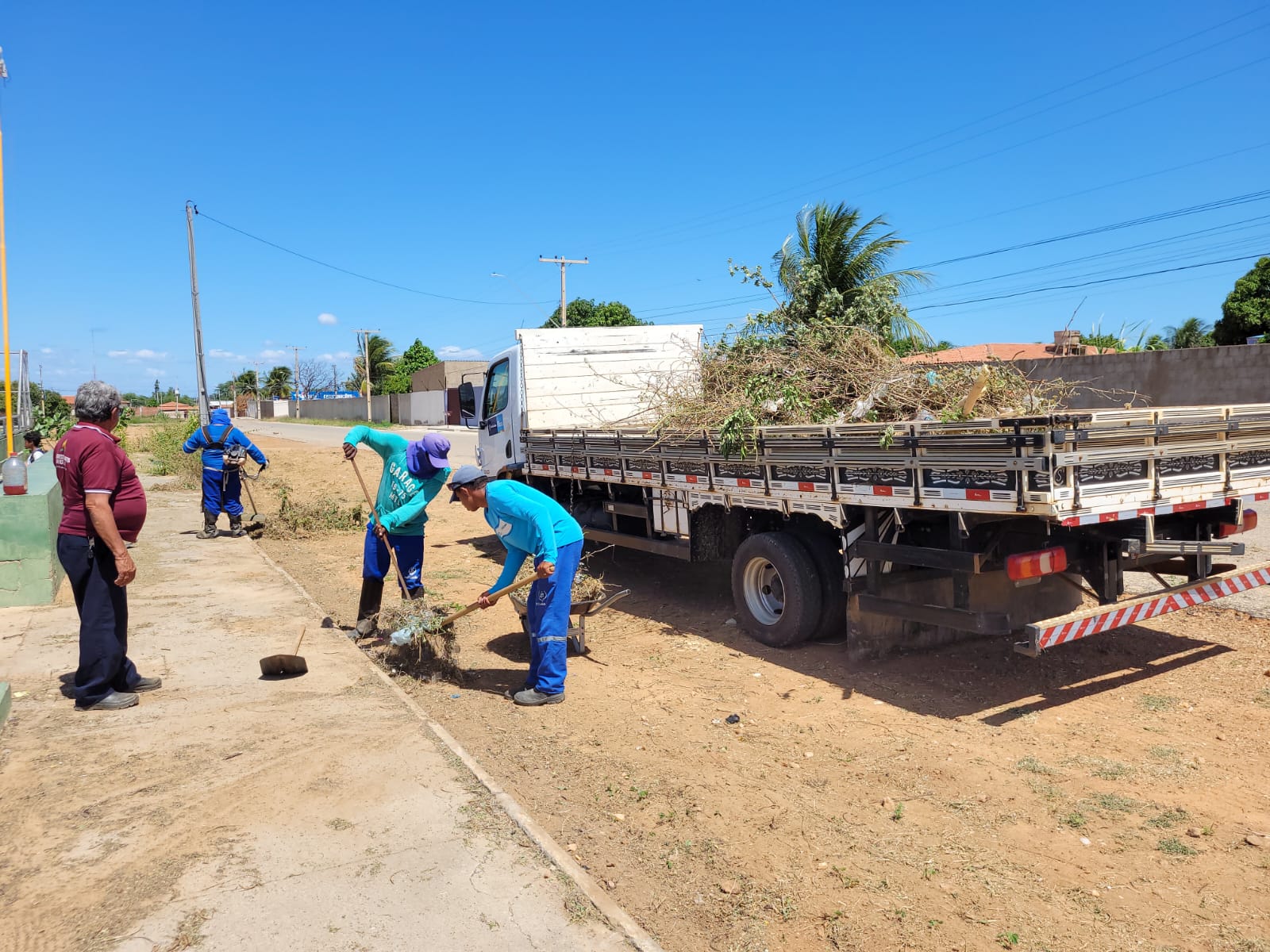Limpeza de vilas: Prefeitura reforça serviços na área irrigada de Petrolina   
