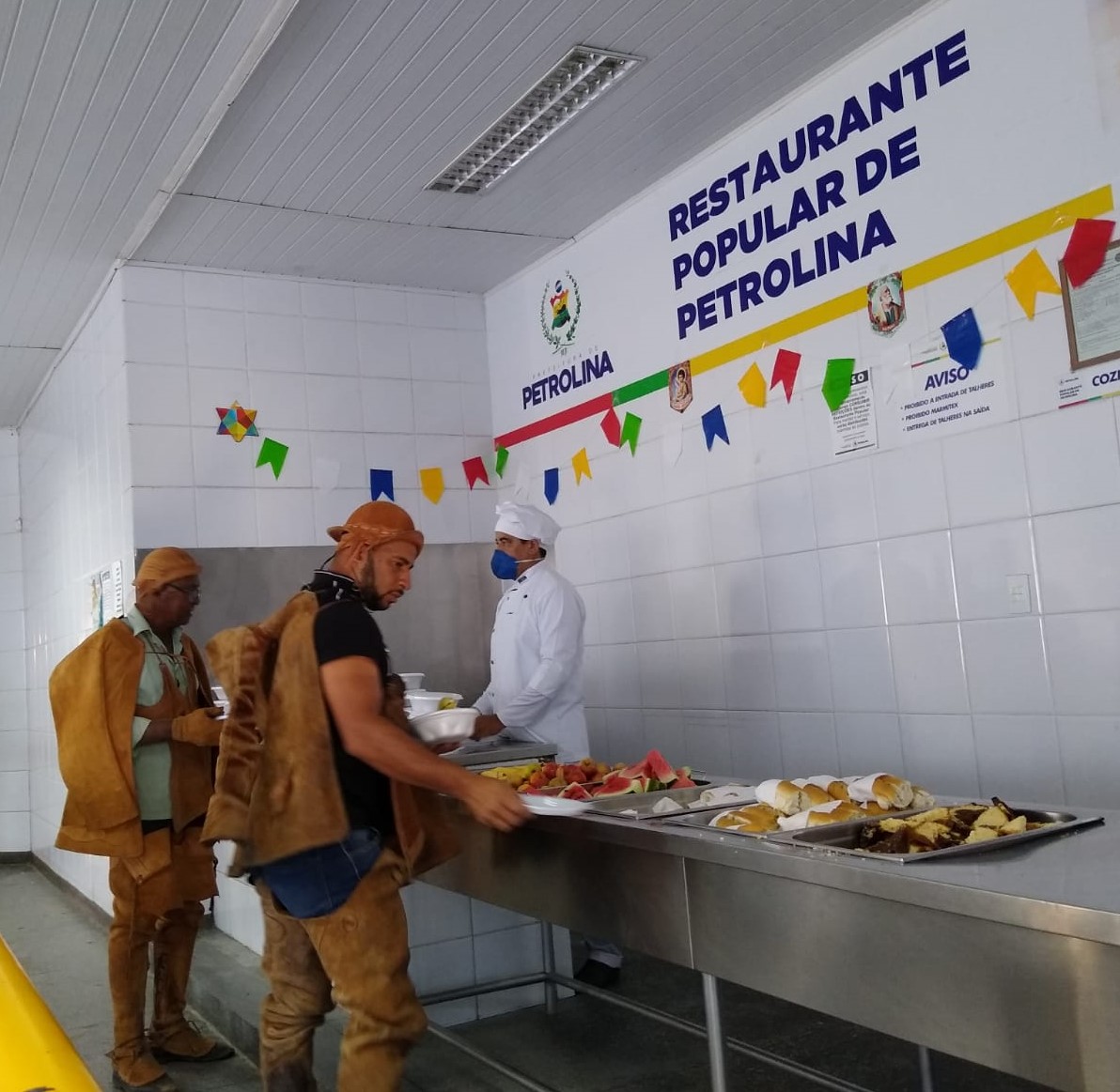 Forró da Espora: Restaurante Popular fornece refeições aos vaqueiros
