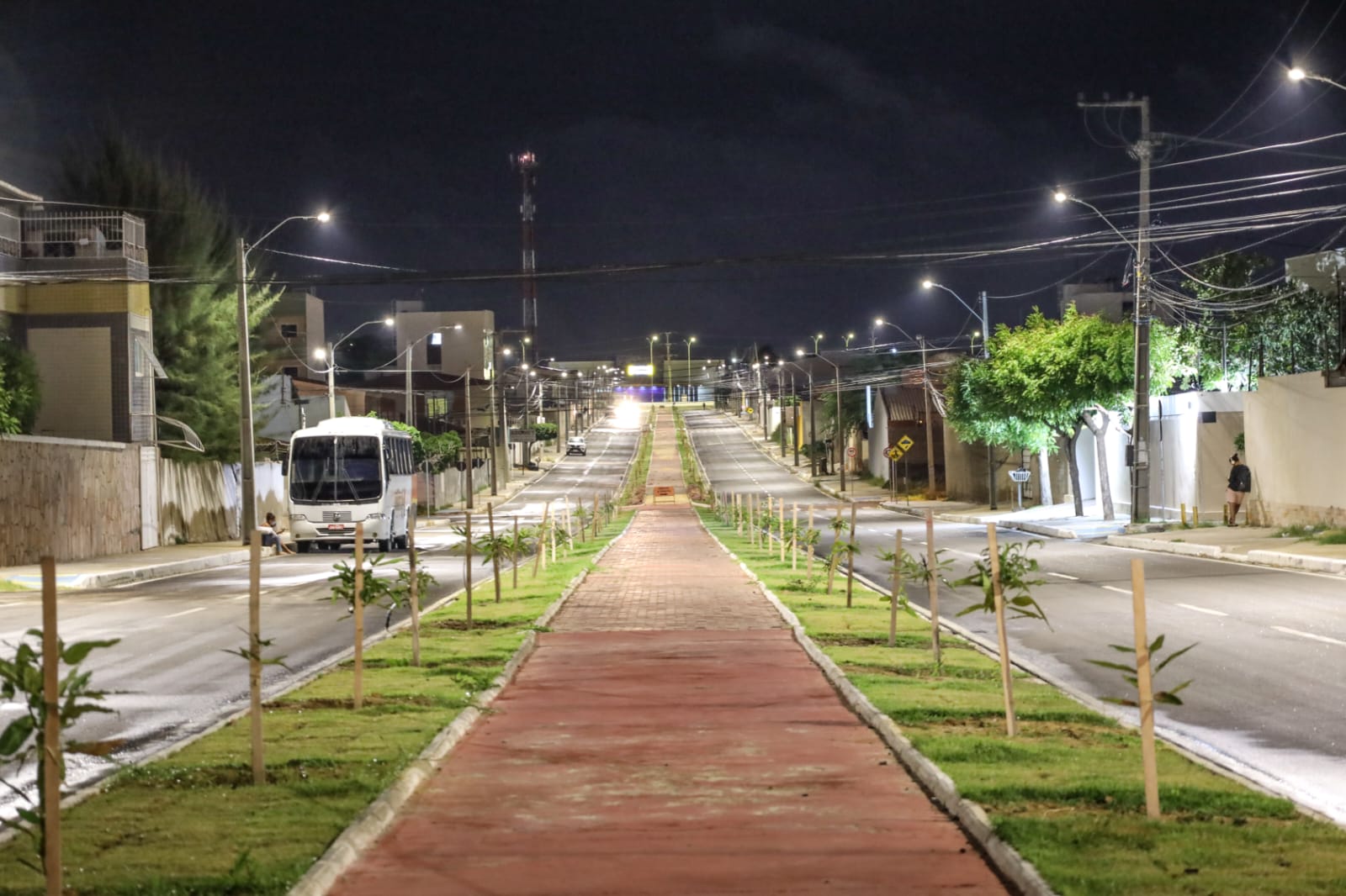 Segurança e mobilidade são fortalecidas com novo sistema de iluminação em LED na Avenida João Campos