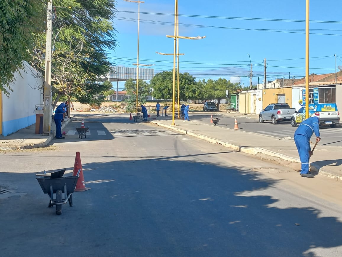 Final de semana é marcado por mutirão de limpeza na Avenida dos Tapuios no bairro São Gonçalo