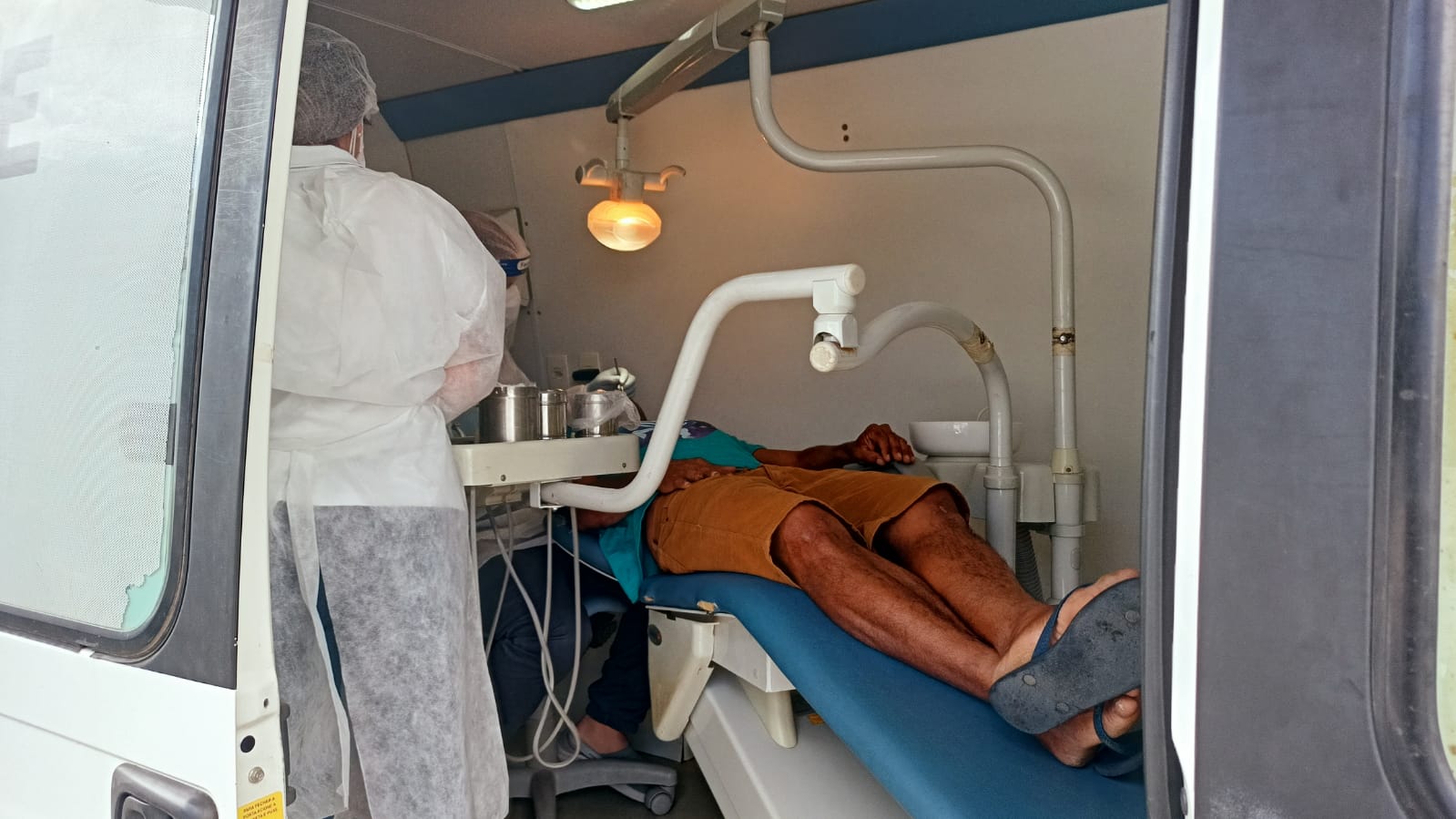 Unidade Móvel Odontológica já ofereceu 4.641 atendimentos em Petrolina neste ano