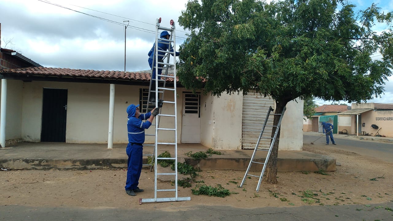 Mutirão de limpeza reforça bem-estar dos moradores da localidade de Cruz de Salinas