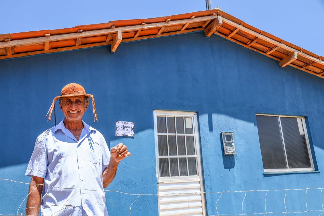 Com sorriso no rosto, moradores da zona rural de Petrolina comemoram entrega de casas habitacionais