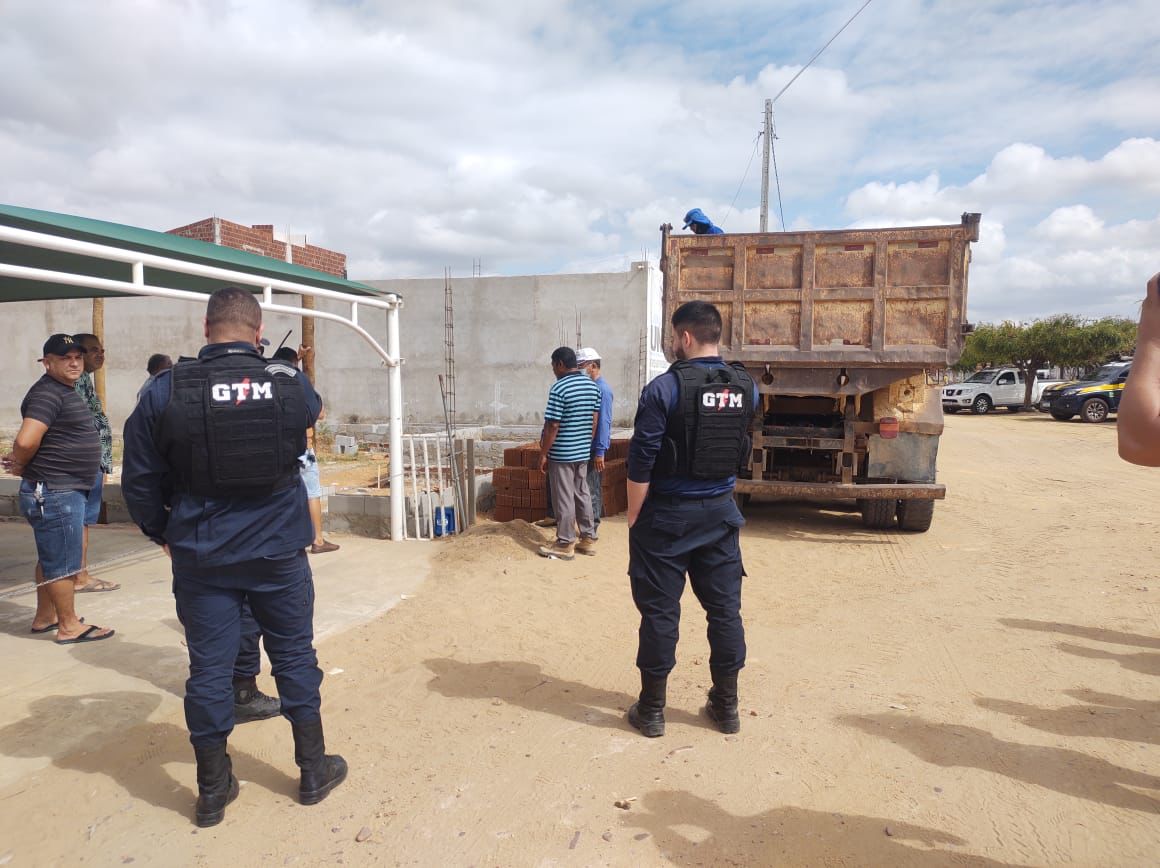 Construções irregulares são demolidas pela Prefeitura de Petrolina