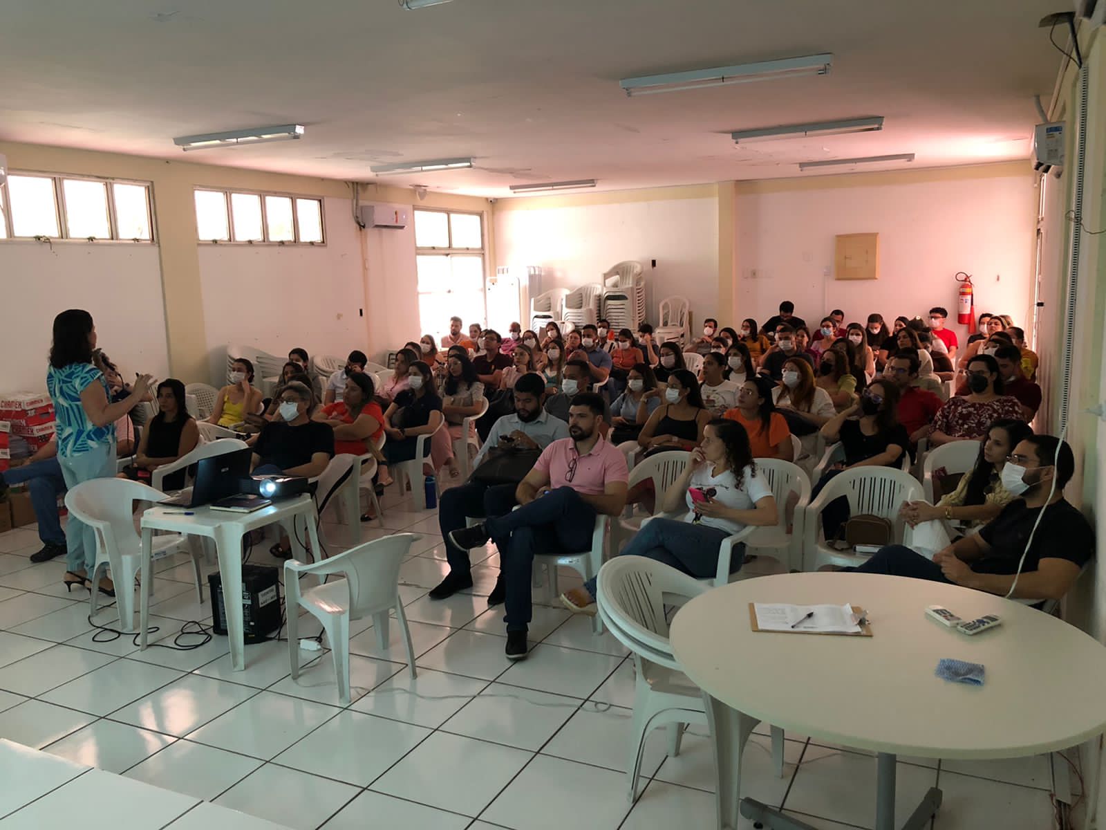 Médicos da Atenção Básica passam por capacitação para teste do olhinho nos postos de saúde em Petrolina