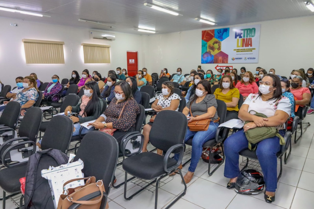 Profissionais da saúde passam por capacitação sobre atendimento em Petrolina