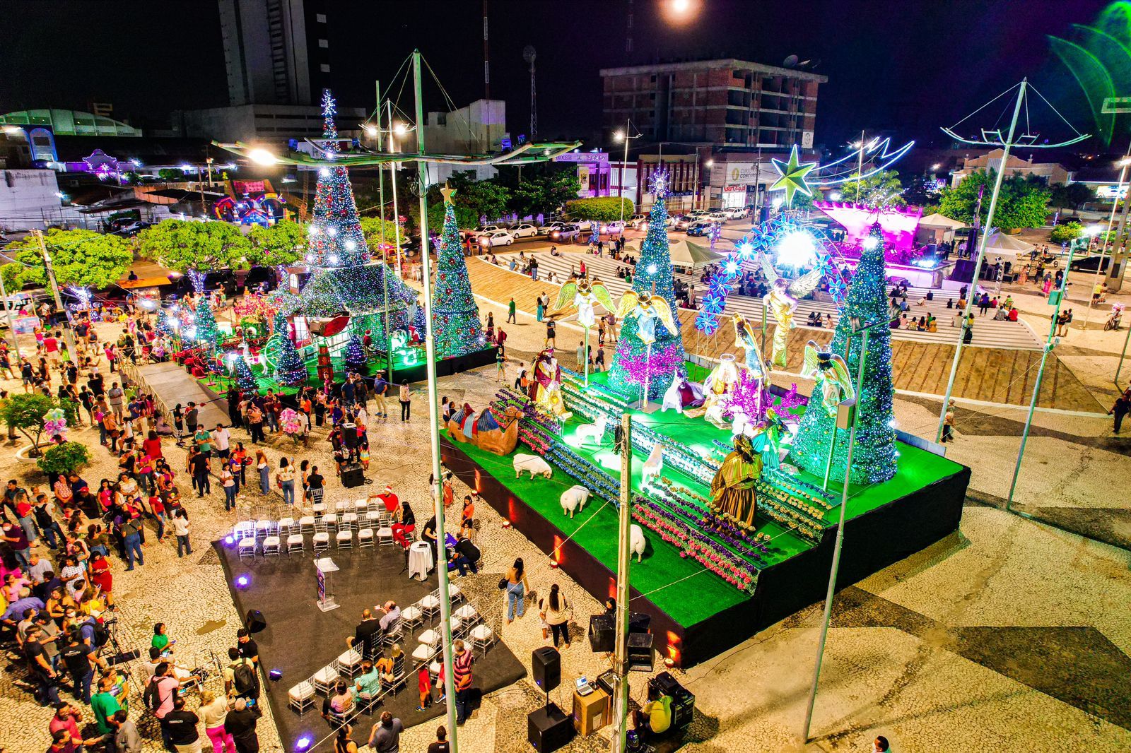 Prefeitura de Petrolina lança Natal Luz e amplia decoração para bairros descentralizados