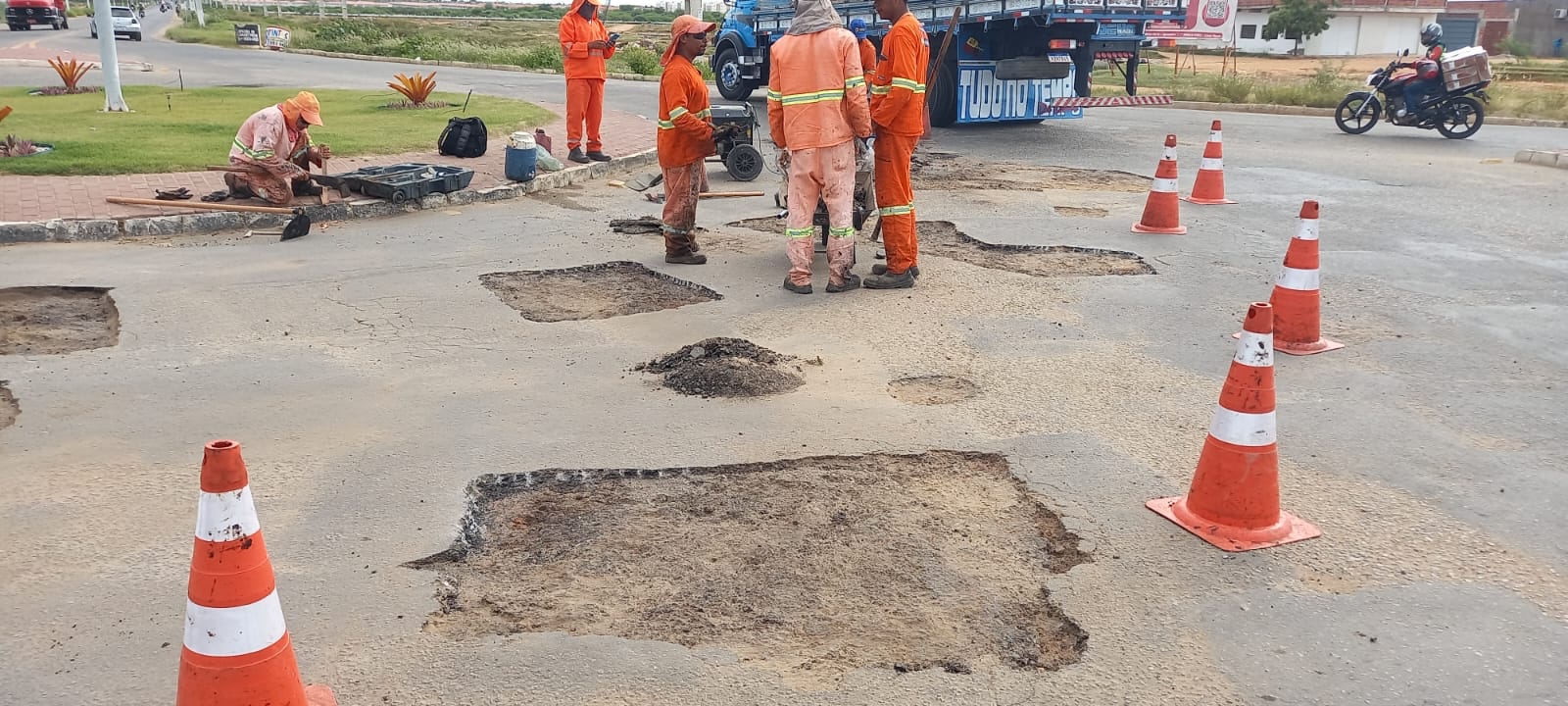 Começando nos bairros, Prefeitura dá início à operação Tapa-buraco 2023 em Petrolina