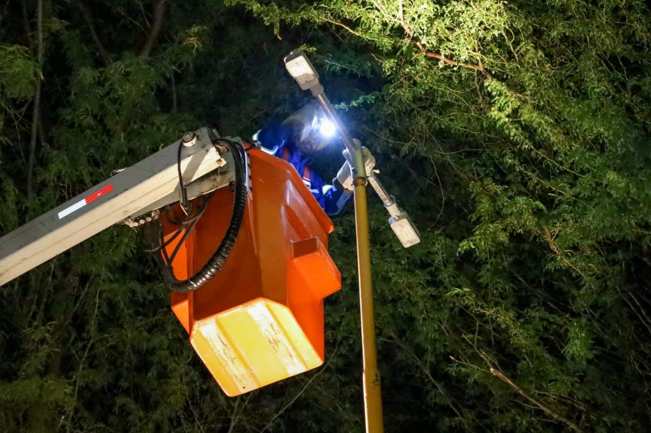 Prefeitura orienta como solicitar a troca de lâmpada queimadas em Petrolina