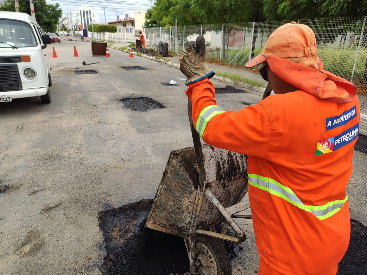 Recuperação asfáltica: prefeitura inicia Operação Tapa-buraco Vila Mocó em Petrolina