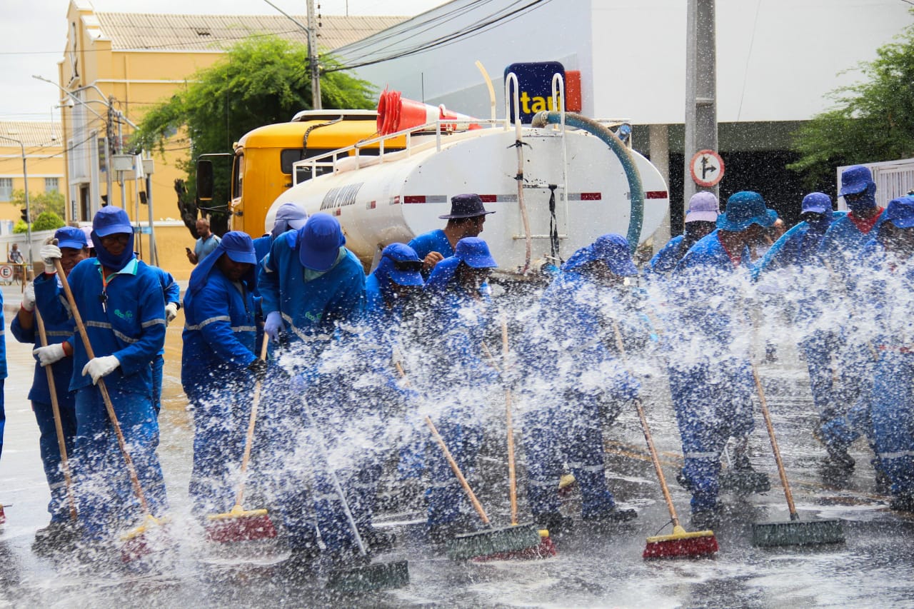 Prefeitura divulga esquema de limpeza durante os dias de carnaval em Petrolina 
