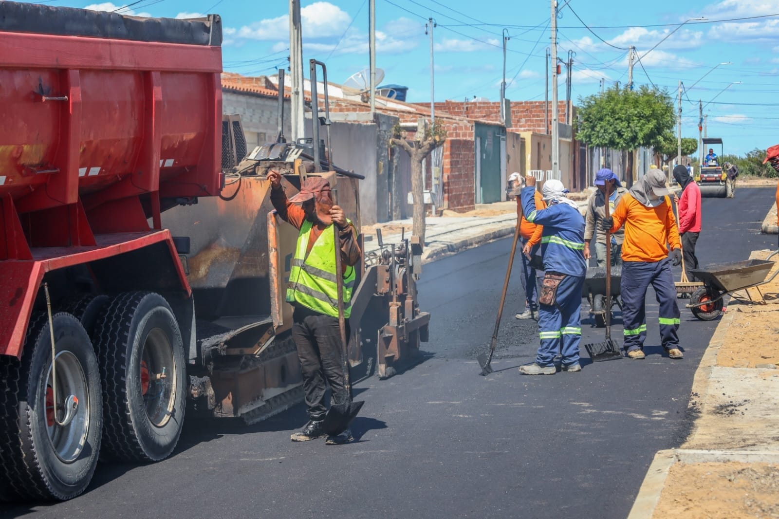 Banho de asfalto: Prefeitura anuncia pacote com 300 pavimentações para Petrolina