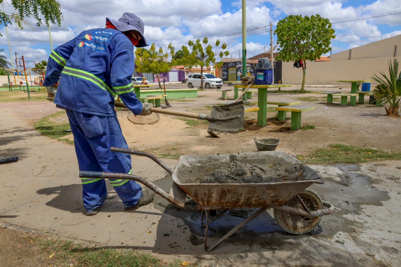 Prefeitura investe na manutenção de espaços públicos do bairro Santa Luzia em Petrolina 