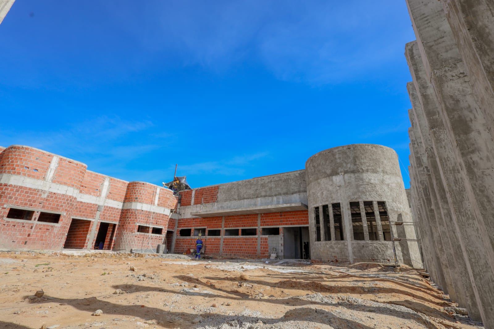 Obras da 1° unidade municipal de saúde voltada para crianças e adolescentes de Petrolina passam de 35% 