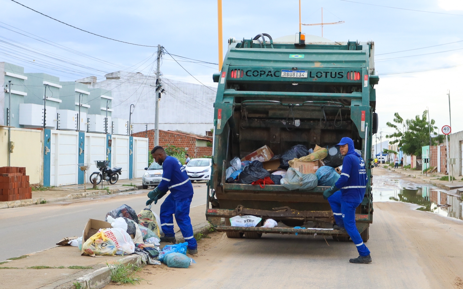 Prefeitura alerta para suspensão da coleta de lixo no feriado da Paixão de Cristo em Petrolina  