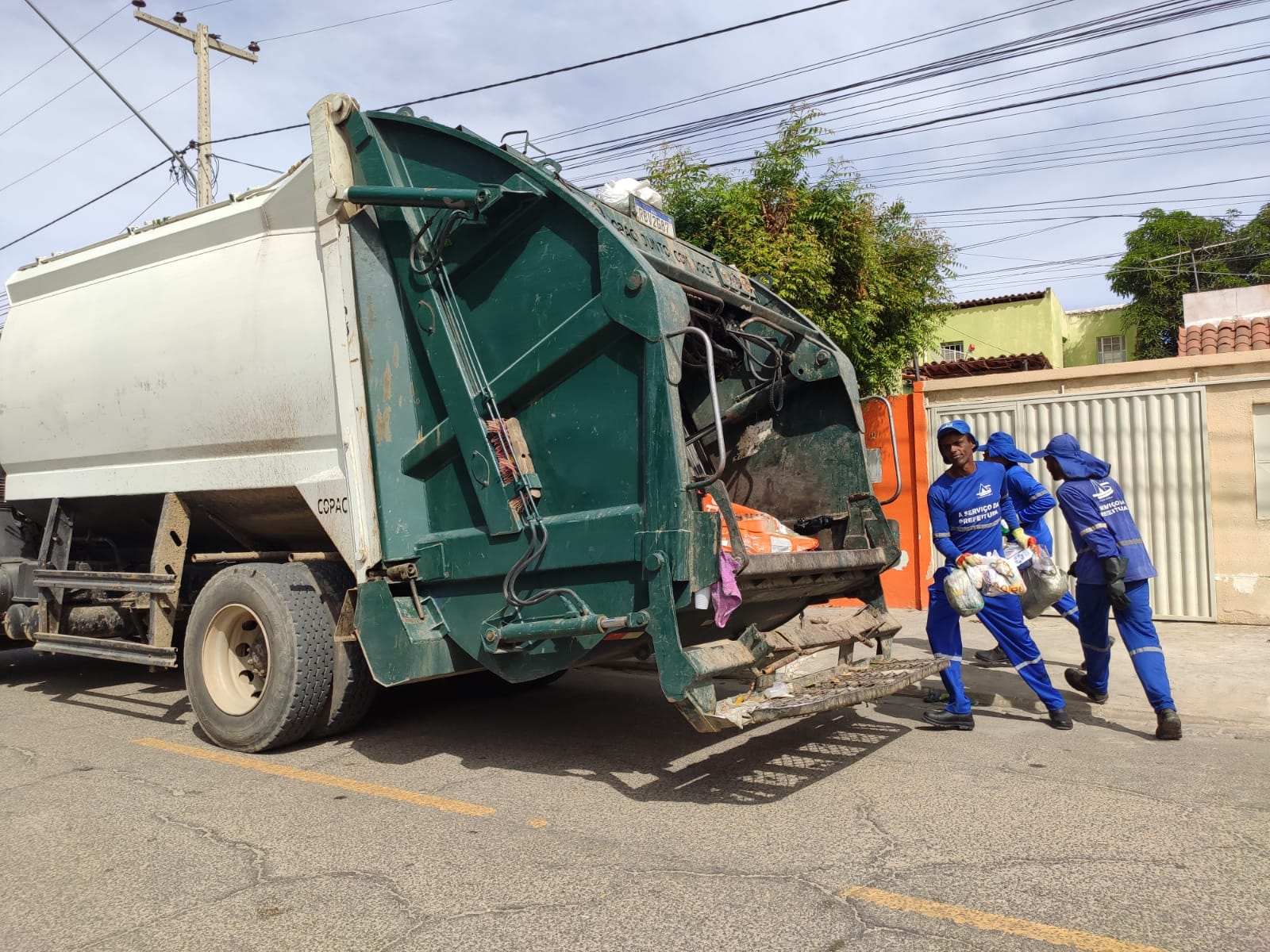 Prefeitura de Petrolina alerta para suspensão da coleta de lixo nesse domingo 