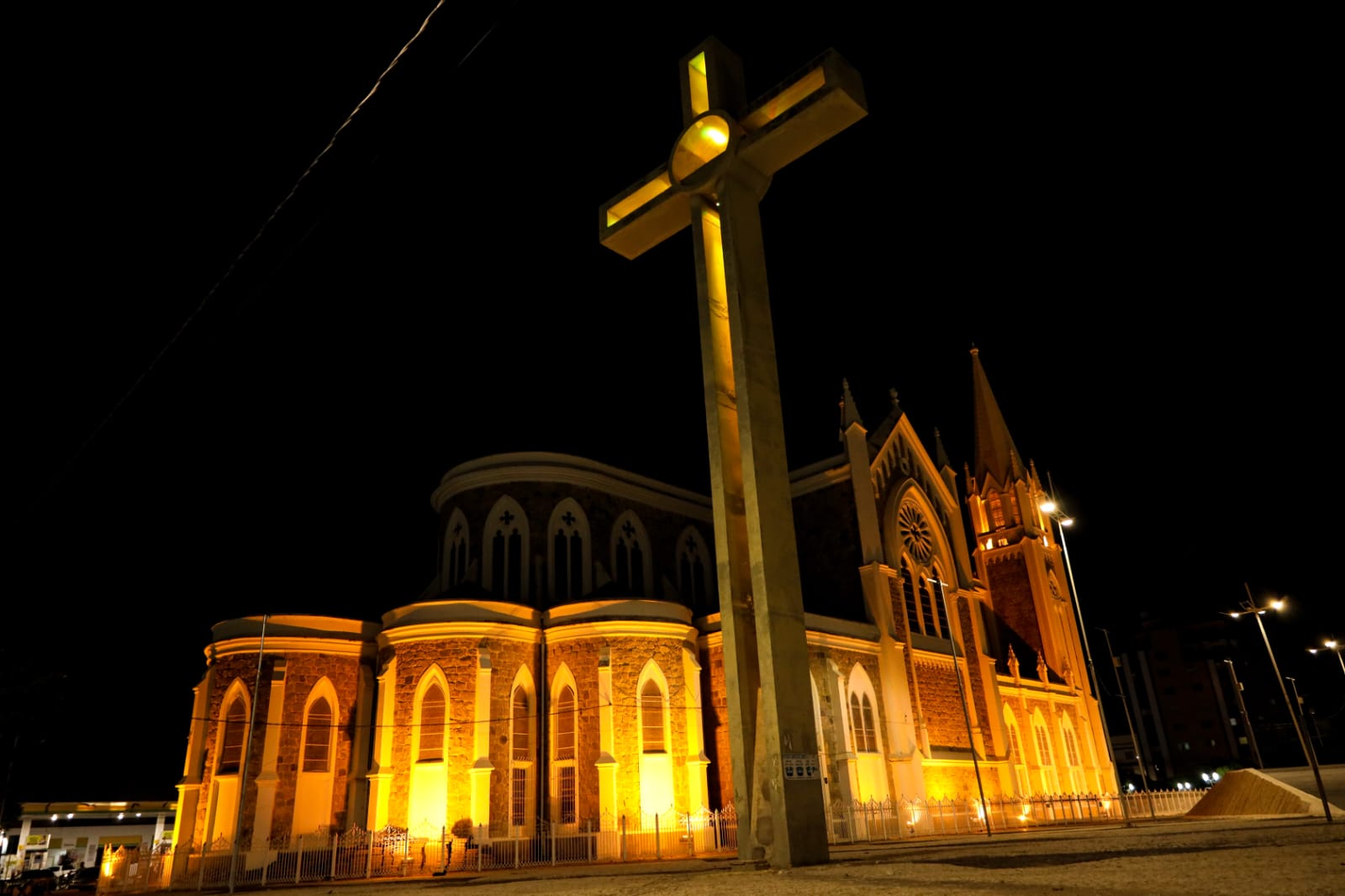 Maio Amarelo: monumentos de Petrolina ganham iluminação especial em apoio à campanha