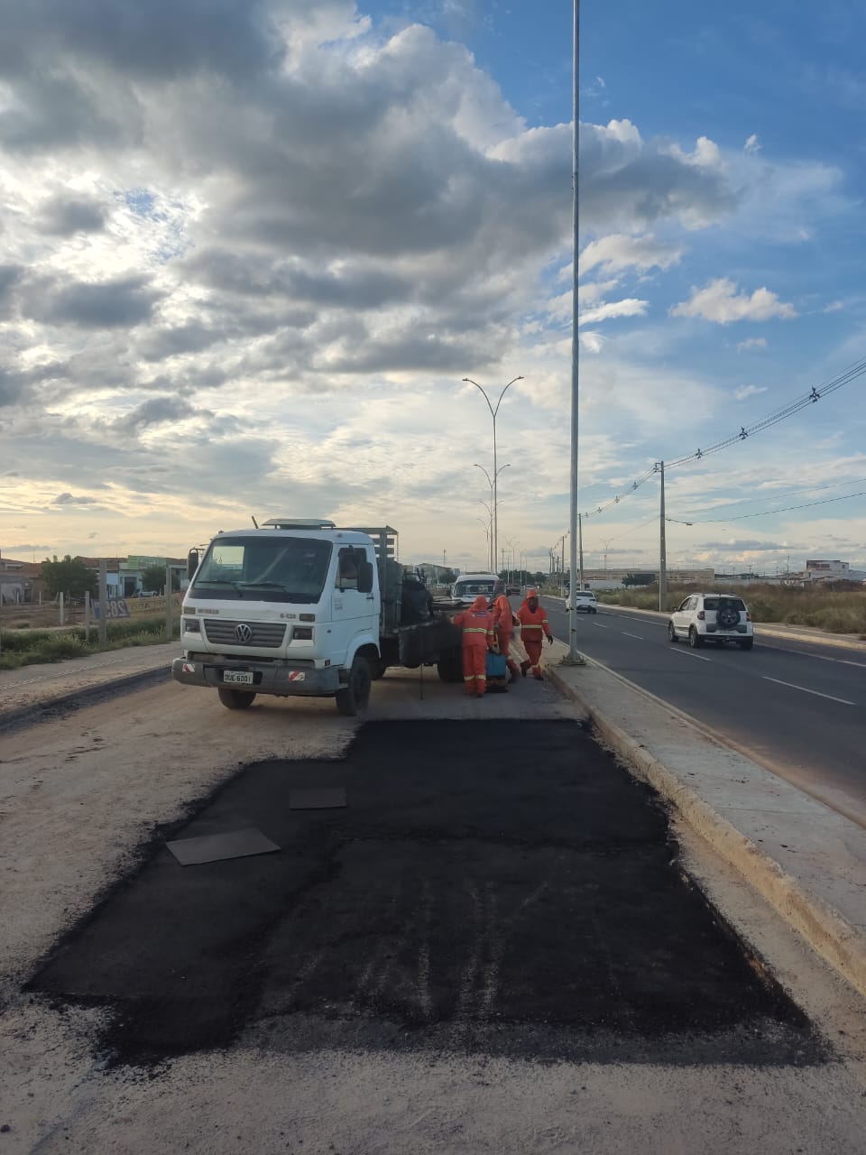 Prefeitura faz ação emergencial para corrigir transtornos gerados pela Compesa 