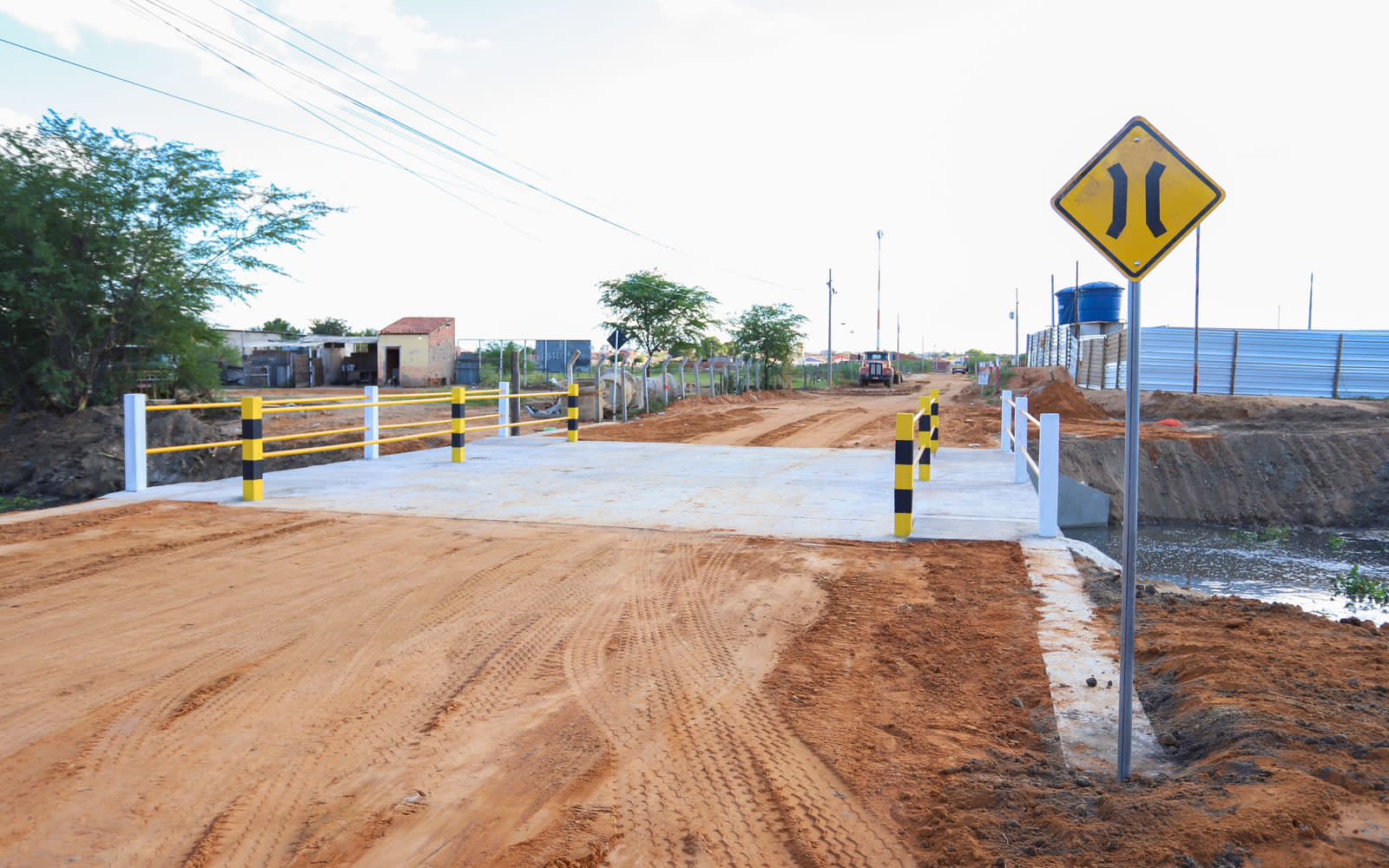 Prefeitura de Petrolina conclui construção de ponte no Antônio Cassimiro 