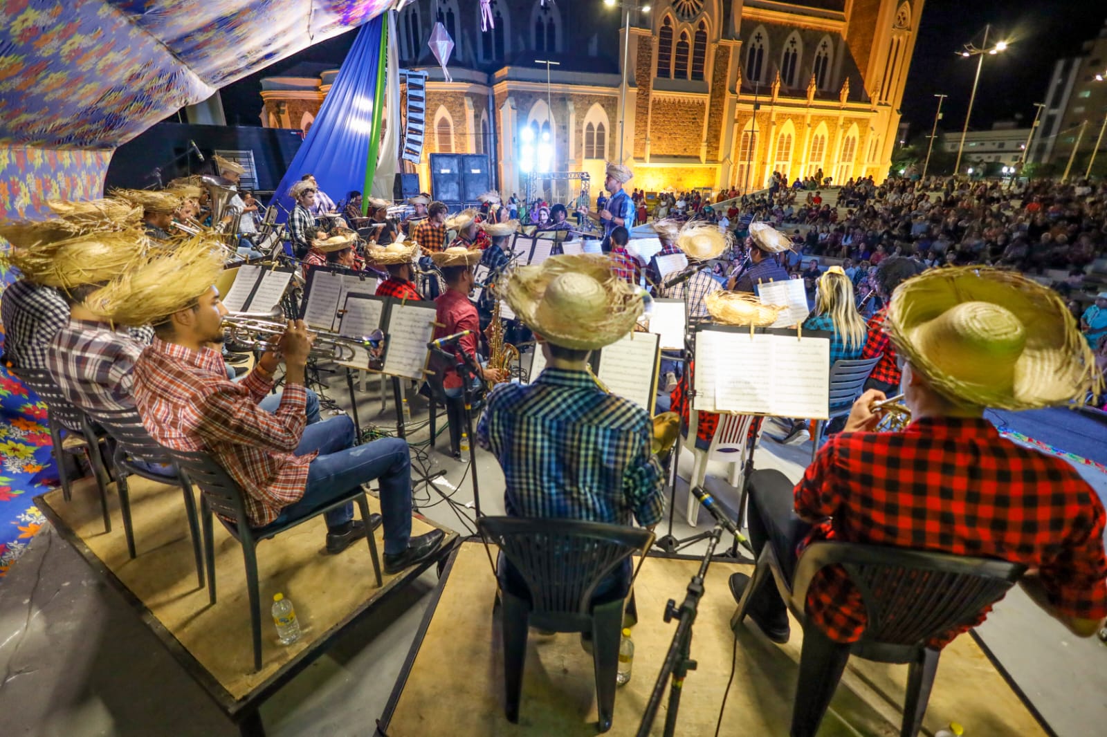‘Concerto Junino’ encanta centenas de famílias com muito forró em Petrolina 