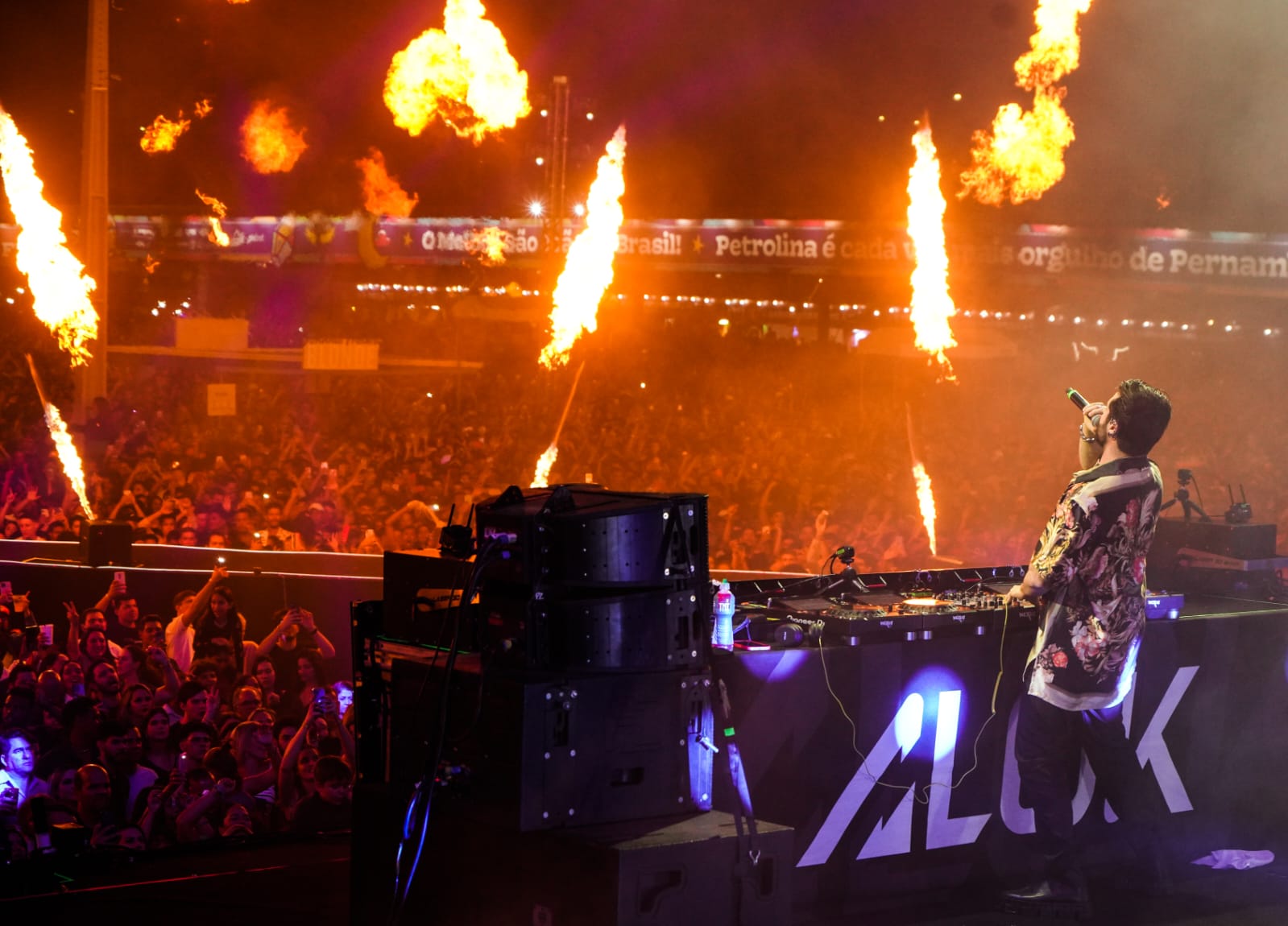 Com Pátio de Eventos lotado, prefeitura consolida mais um ano do São João de Petrolina 